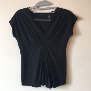 New York & Company v neck top